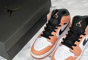 QUARTZ PINK 1 MID AIR (GS) JORDAN 0625